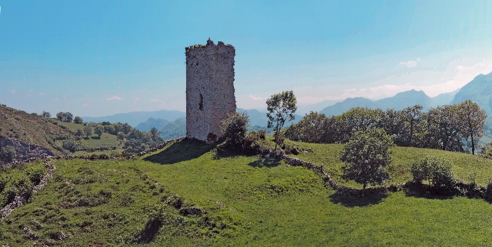 Paisaje naturaleza montaña arquitectura