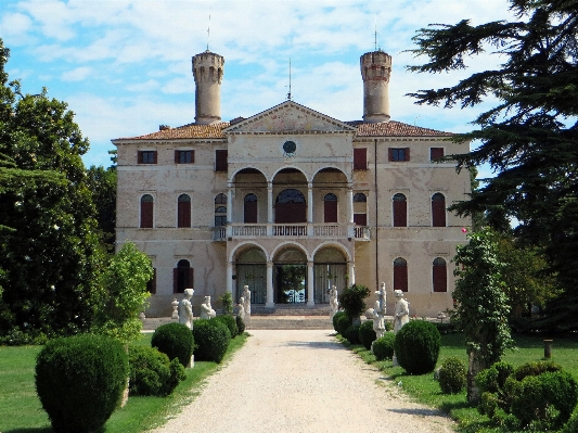 Vineyard wine mansion building Photo