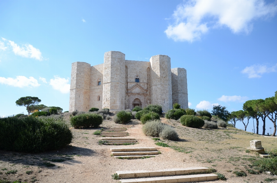 Edificio monumento vacaciones castillo