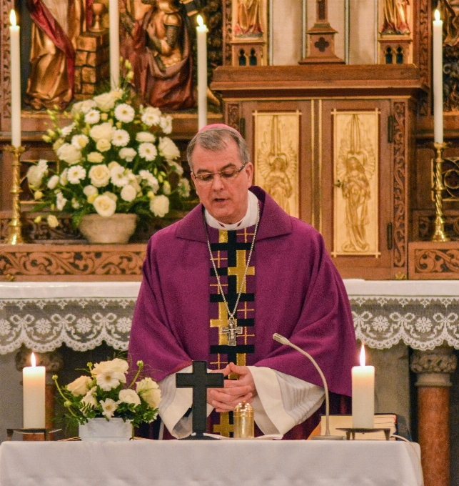 Kişi din kilise meslek