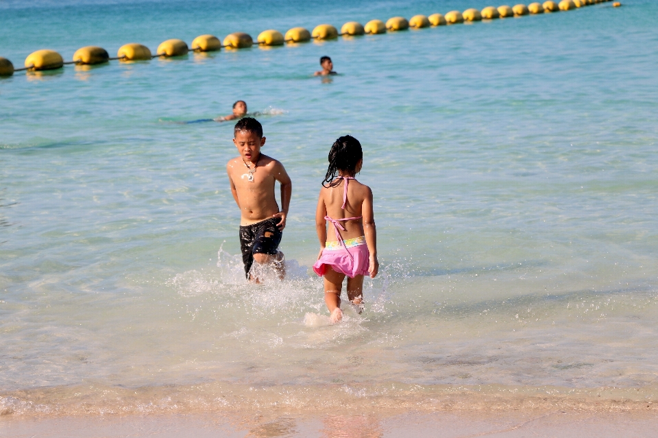 Praia mar água ar livre