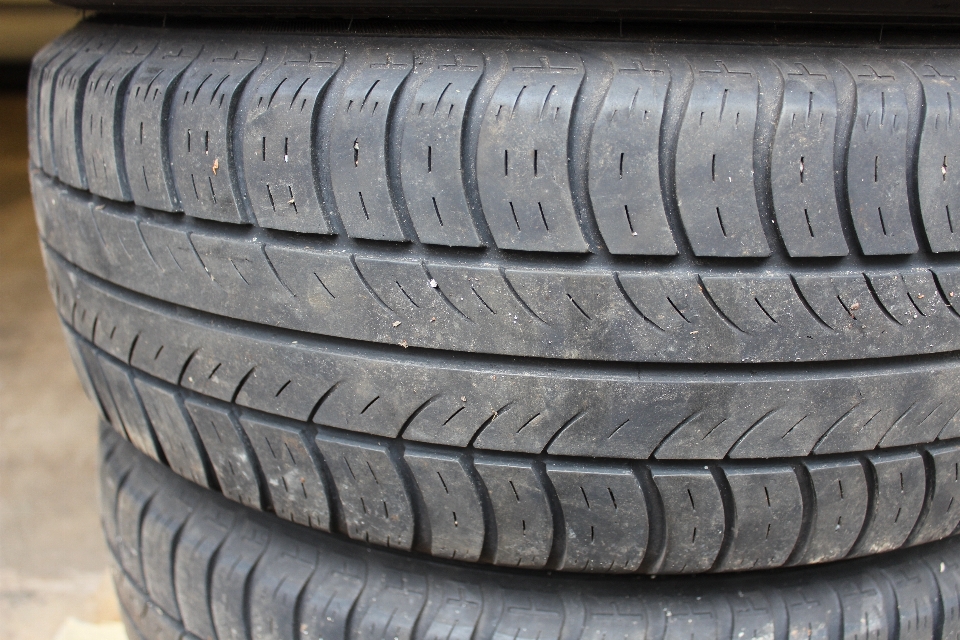 Wheel tire bumper tires