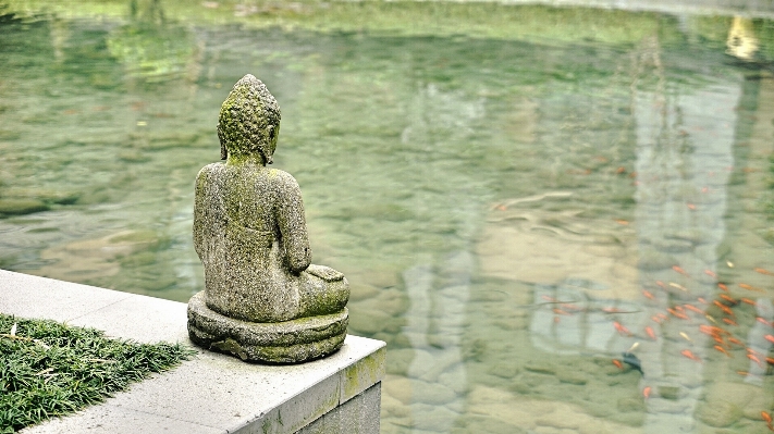 Water rock monument statue Photo