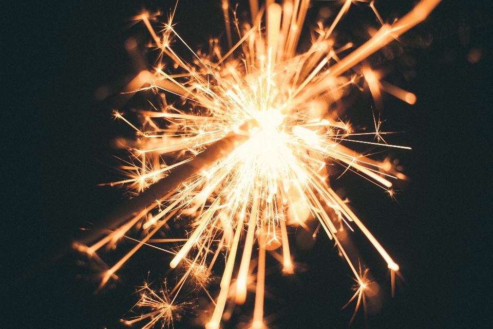 Light night sparkler firework