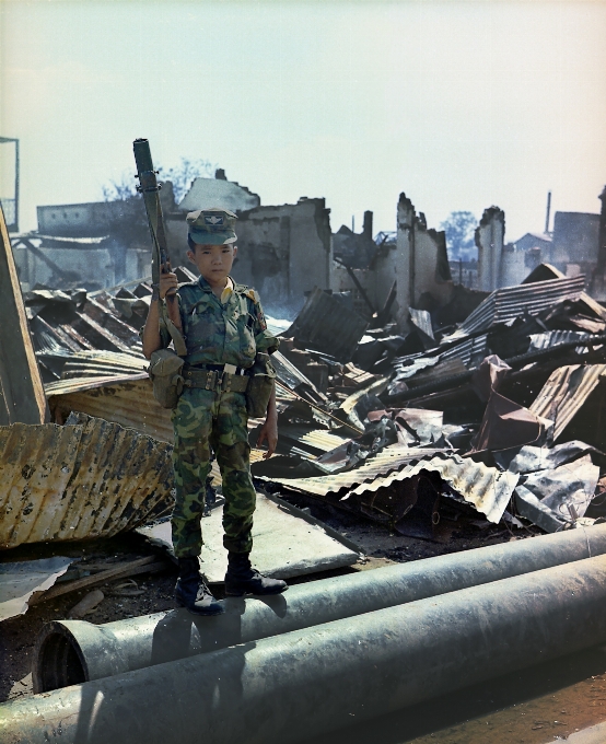 Rumah anak laki-laki bangunan