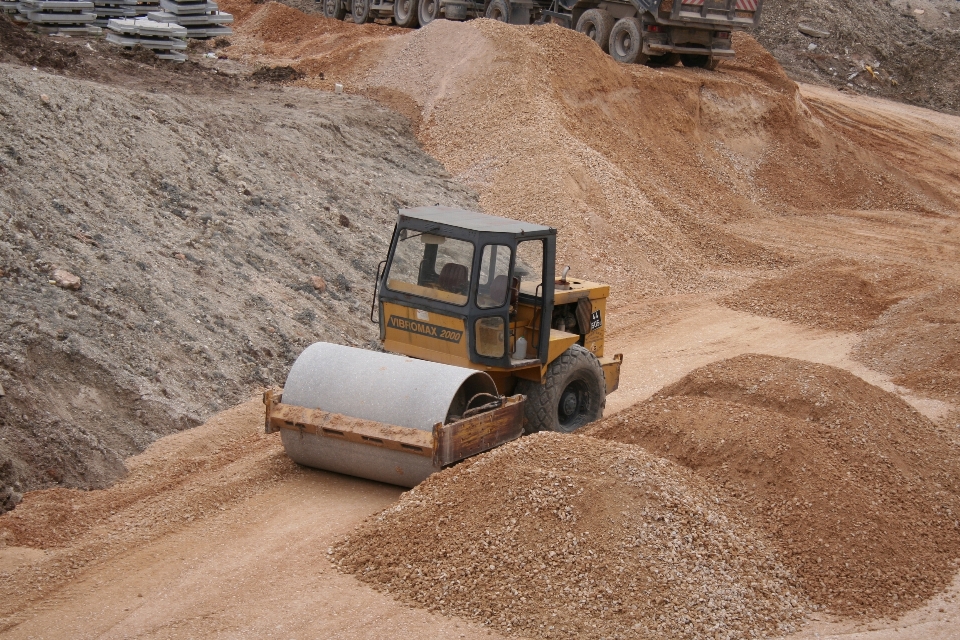 Travail sable bois route