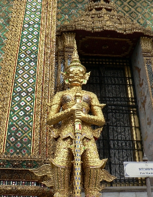 Foto Bangunan istana patung agama