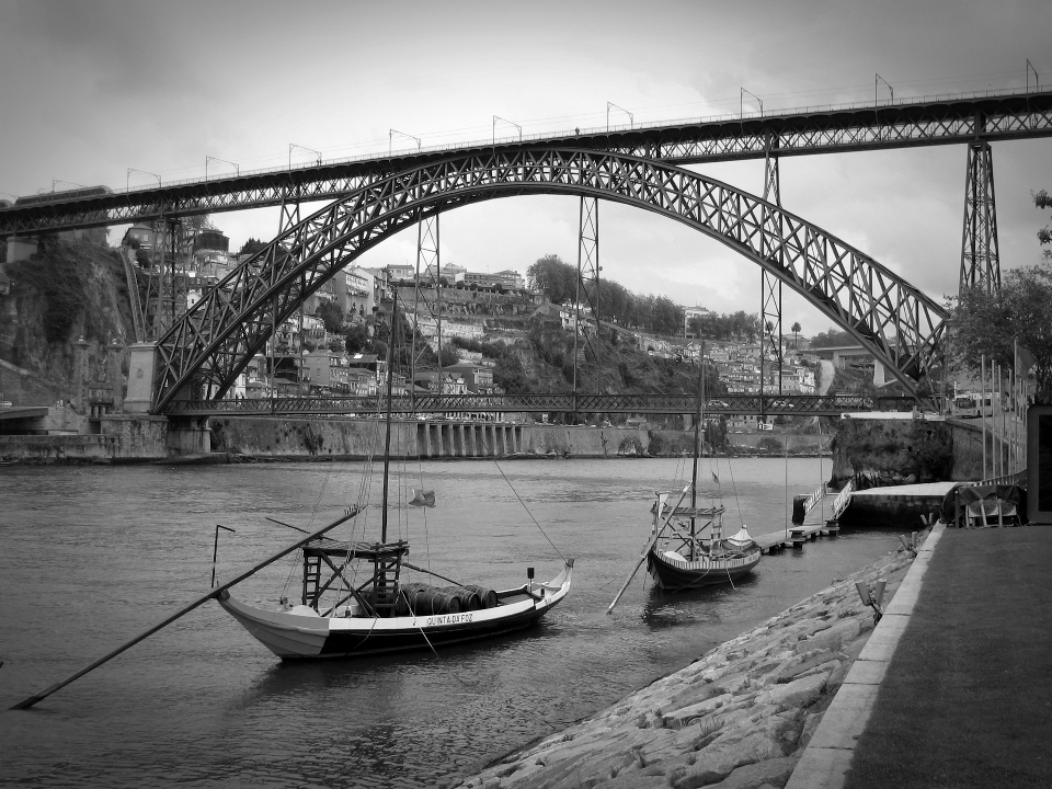 Noir et blanc
 bateau pont la photographie