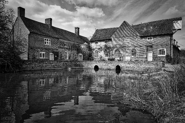 Black and white farm countryside house Photo