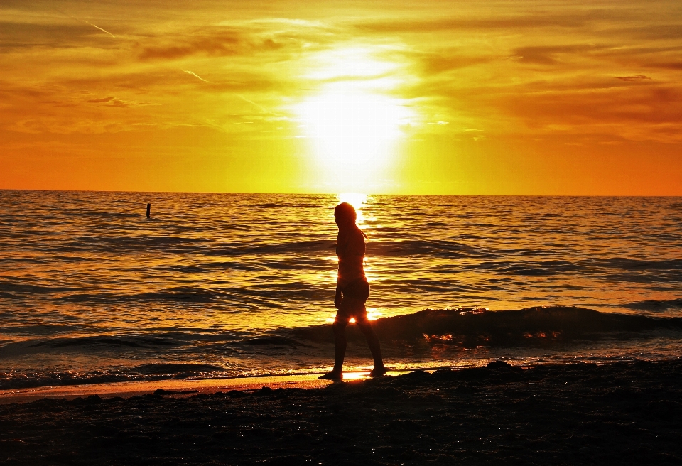 Pantai laut pesisir air