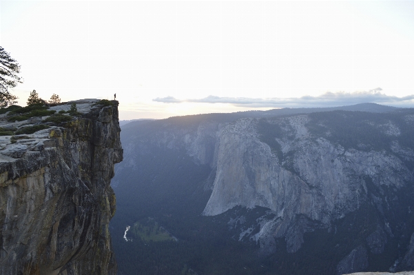 Rock wilderness mountain peak Photo