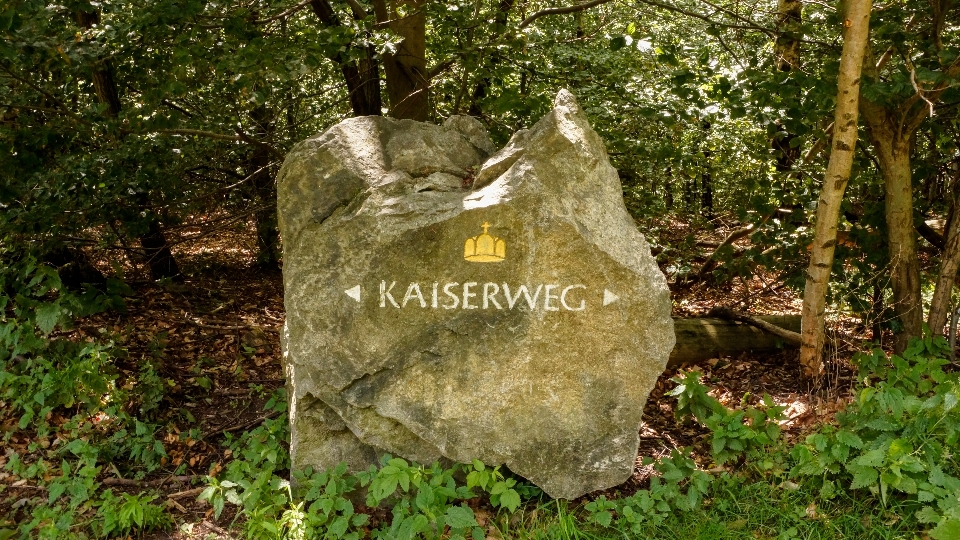 Rock hiking stone monument