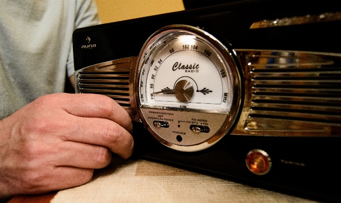 Foto Assistir mão música vinil