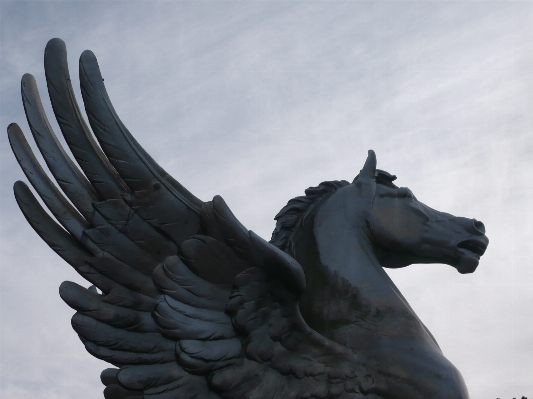 Wing sky fly monument Photo