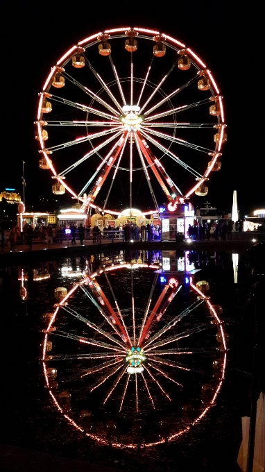 Notte ricreazione ruota panoramica
 parco divertimenti
