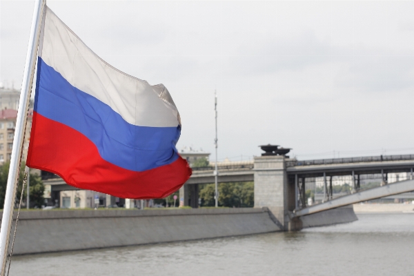 Monument vehicle flag facade Photo