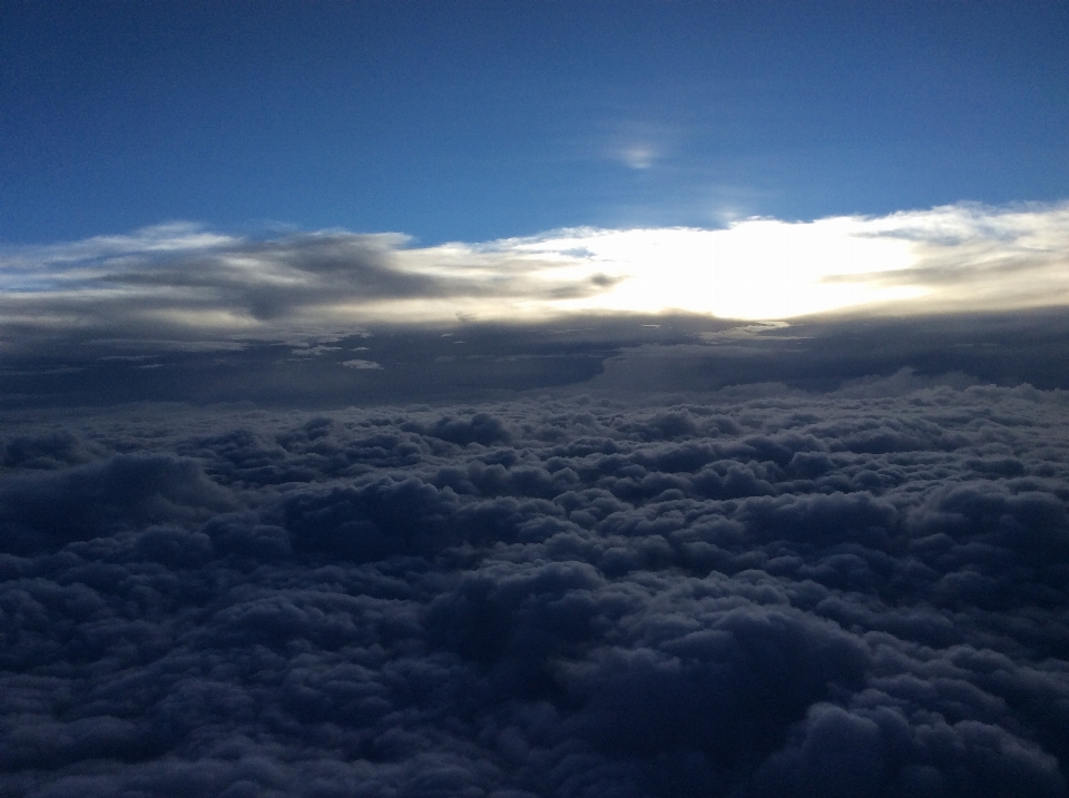 Horizonte asa nuvem céu