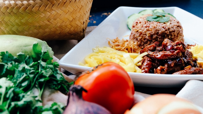 テーブル 皿 食事 食べ物 写真