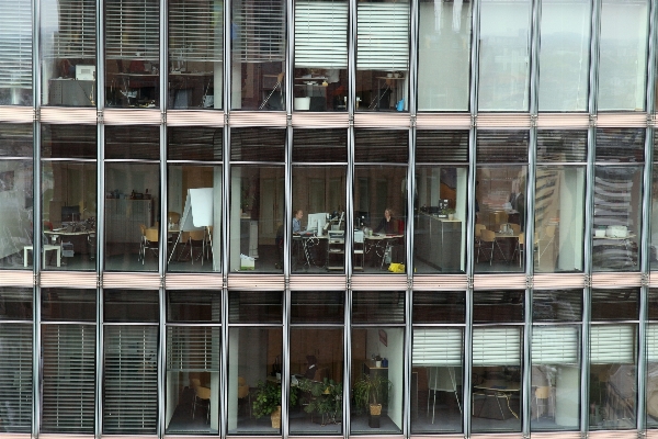 Die architektur gruppe holz fenster Foto