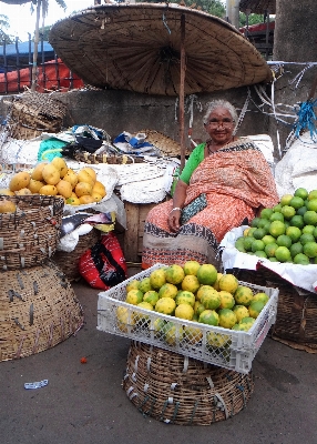 Woman fruit city food Photo