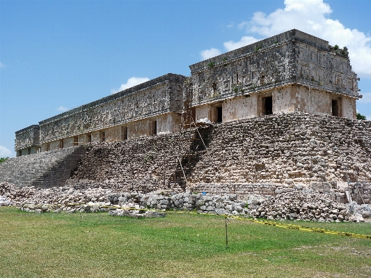 Foto Edificio monumento punto di riferimento fortificazione
