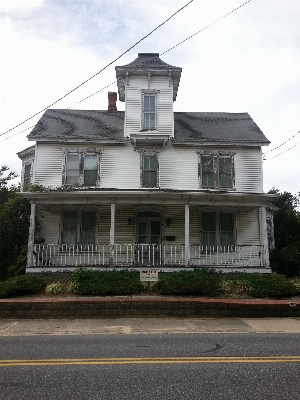 House window roof building Photo