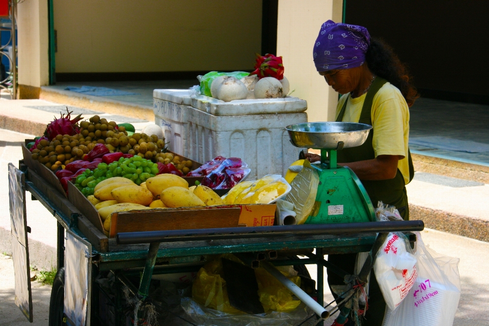 Persona mujer fruta flor