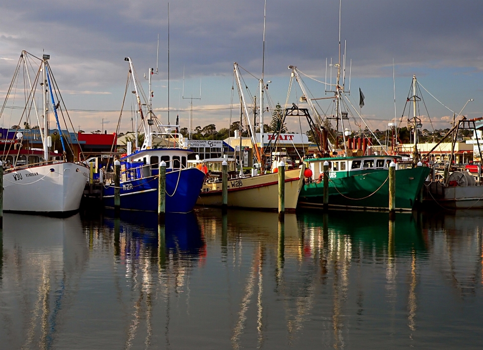 Mar costa agua dock