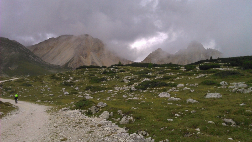 Paysage région sauvage
 montagne nuage