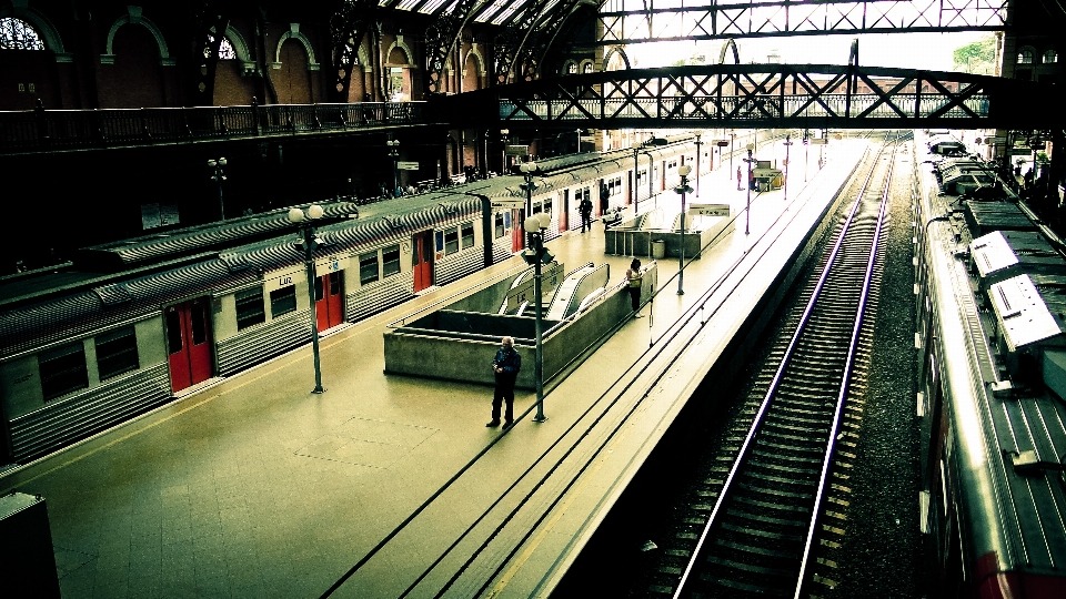 Architettura treno trasporto stazione