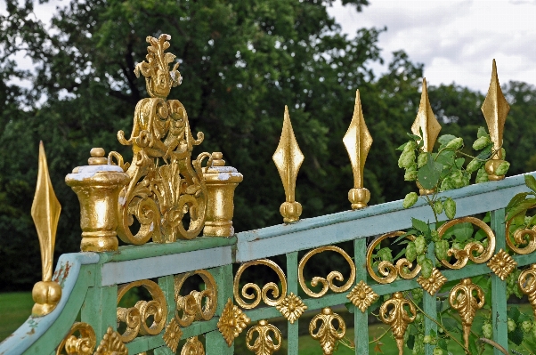 Light fence monument statue Photo