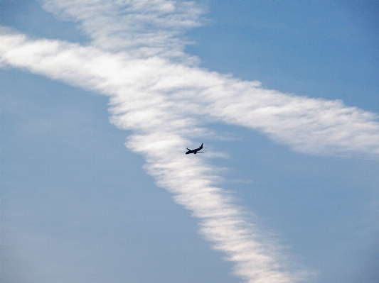 Foto Sayap awan langit udara