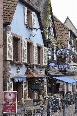 Foto Rumah kota restoran desa