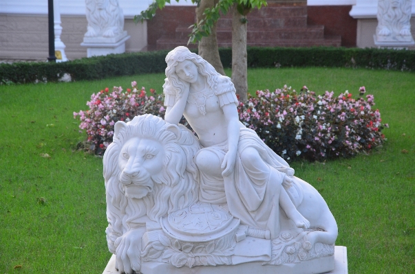 Foto Flor monumento fêmea estátua