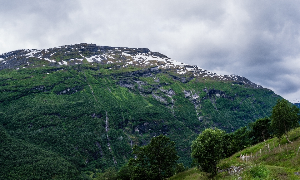 Paesaggio natura all'aperto montagna