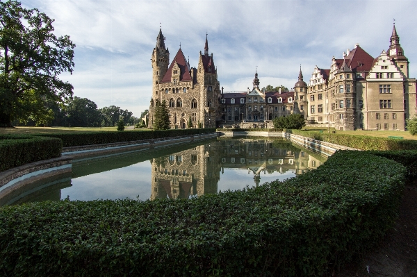 Foto Edificio castillo
 palacio río