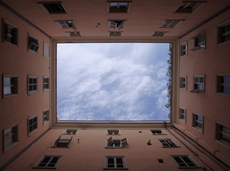 Architettura cielo casa finestra