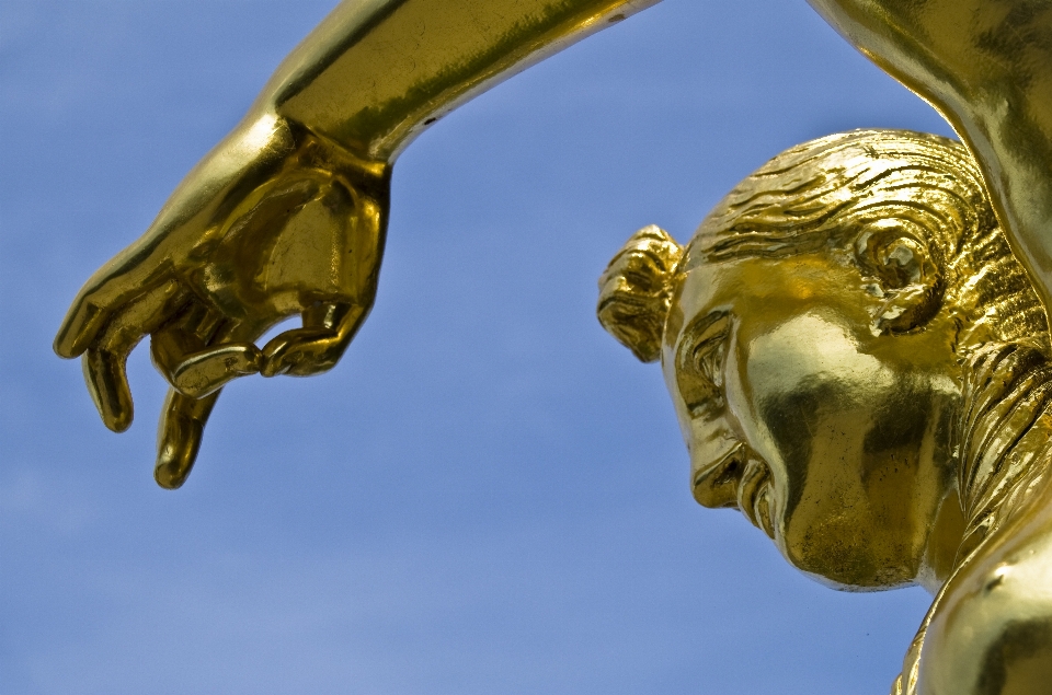 Acqua donna monumento statua