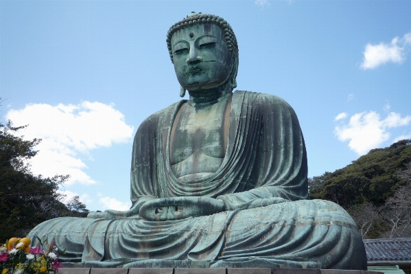 Foto Monumen patung buddhis agama budha