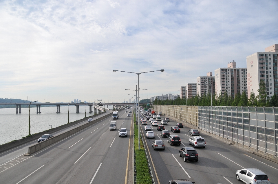 Estrada ponte tráfego autoestrada