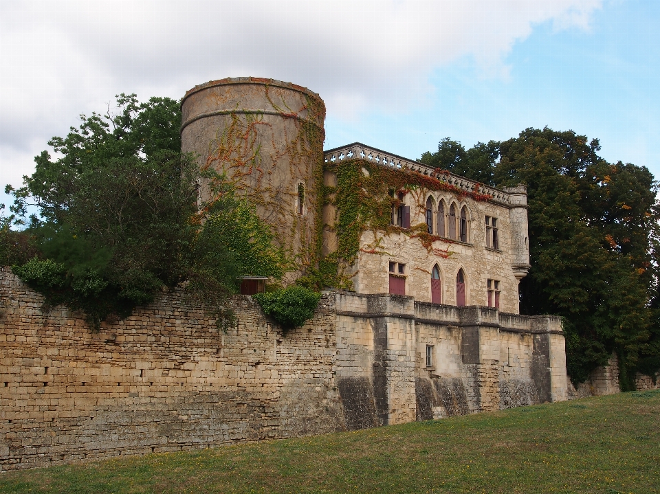 Bâtiment château
 france la tour