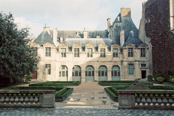 Mansion house building chateau Photo