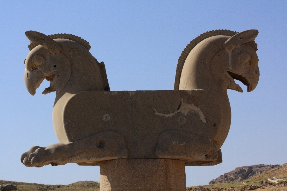 Sand hund sandstein
 monument