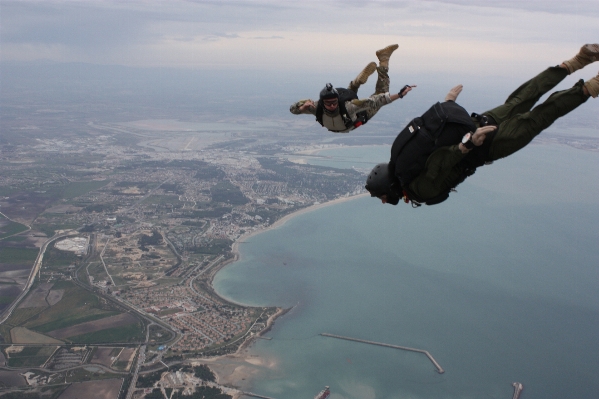 People sky jump airplane Photo