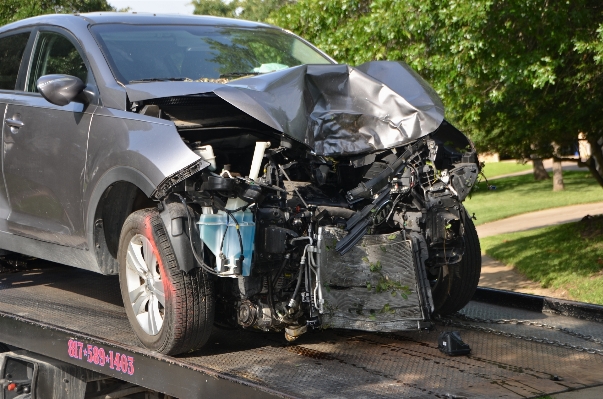 Foto Jalan lalu lintas mobil roda