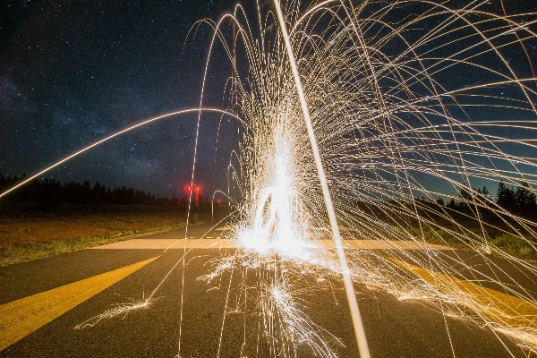 Foto Lampu jalan malam sinar matahari