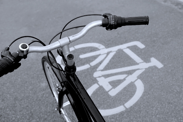 Foto Preto e branco
 roda bicicleta veículo