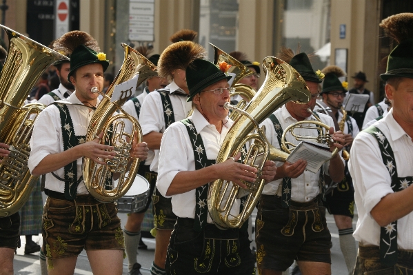 Foto Orang pemusik alat musik marching band
