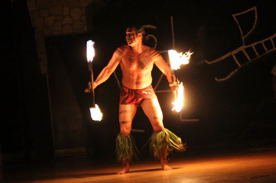 Místico
 dança chama fogo