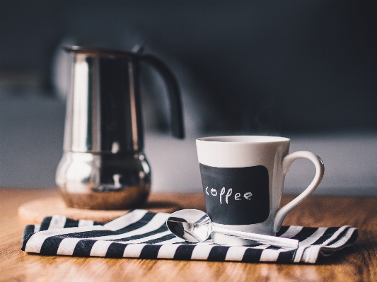 Foto Bekerja meja orang kafe